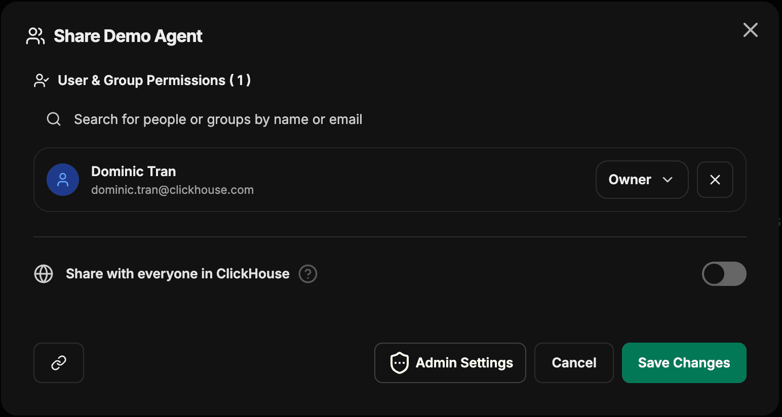 User and Group Permissions セクション、検索入力欄、Owner ロールを持つ既存ユーザー、Share with everyone in ClickHouse トグル、Cancel ボタン、Save Changes ボタンがある Share モーダル